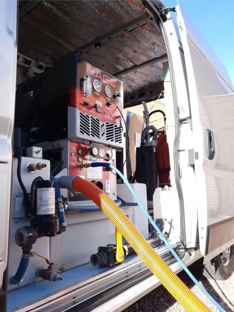 Truck mount cleaning machine